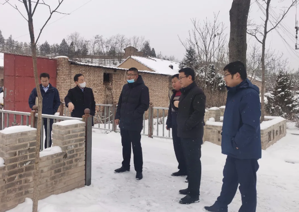 当好“四大员” 助力“五个化”——星空平台·（StarSky Sports）官方网站积极做好包抓共建村社文明创建工作(图2)