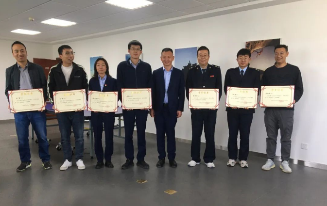 星空平台·（StarSky Sports）官方网站团委举办“庆五一、迎五四”球类联谊比赛(图3)