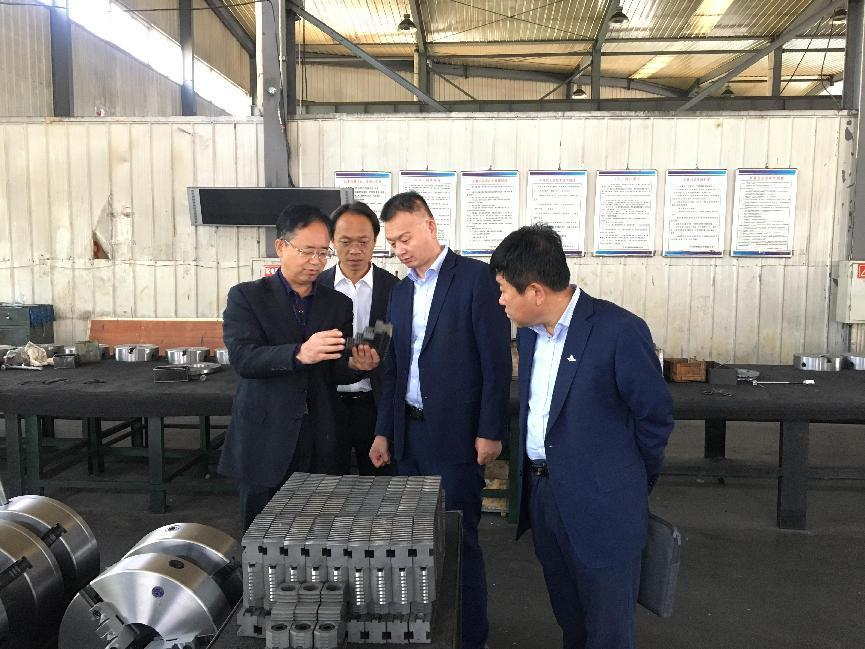 星空平台·（StarSky Sports）官方网站赴荣康实业公司进行考察交流(图2)