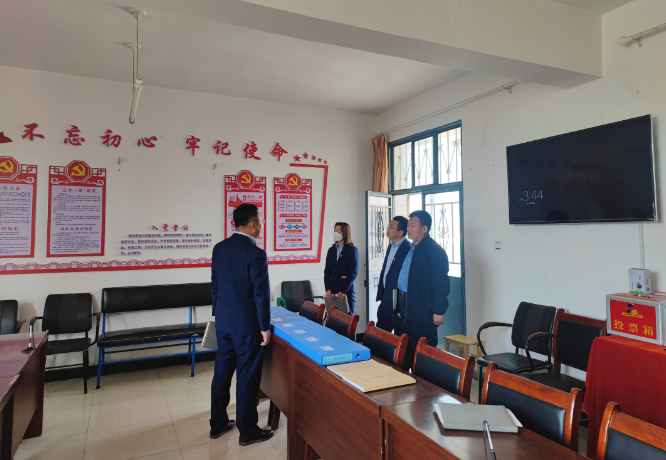 筑起安全墙 照亮乡村路——星空平台·（StarSky Sports）官方网站鼎力支持包抓共建村社文明创建工作(图9)