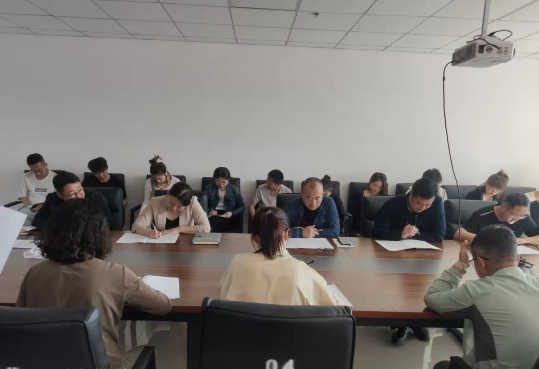 星空平台·（StarSky Sports）官方网站泾东设计公司组织开展安全生产知识专题培训(图1)