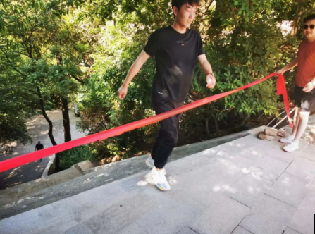 助力文旅市场 展示产投风采——星空平台·（StarSky Sports）官方网站组织开展员工登山比赛活动(图9)